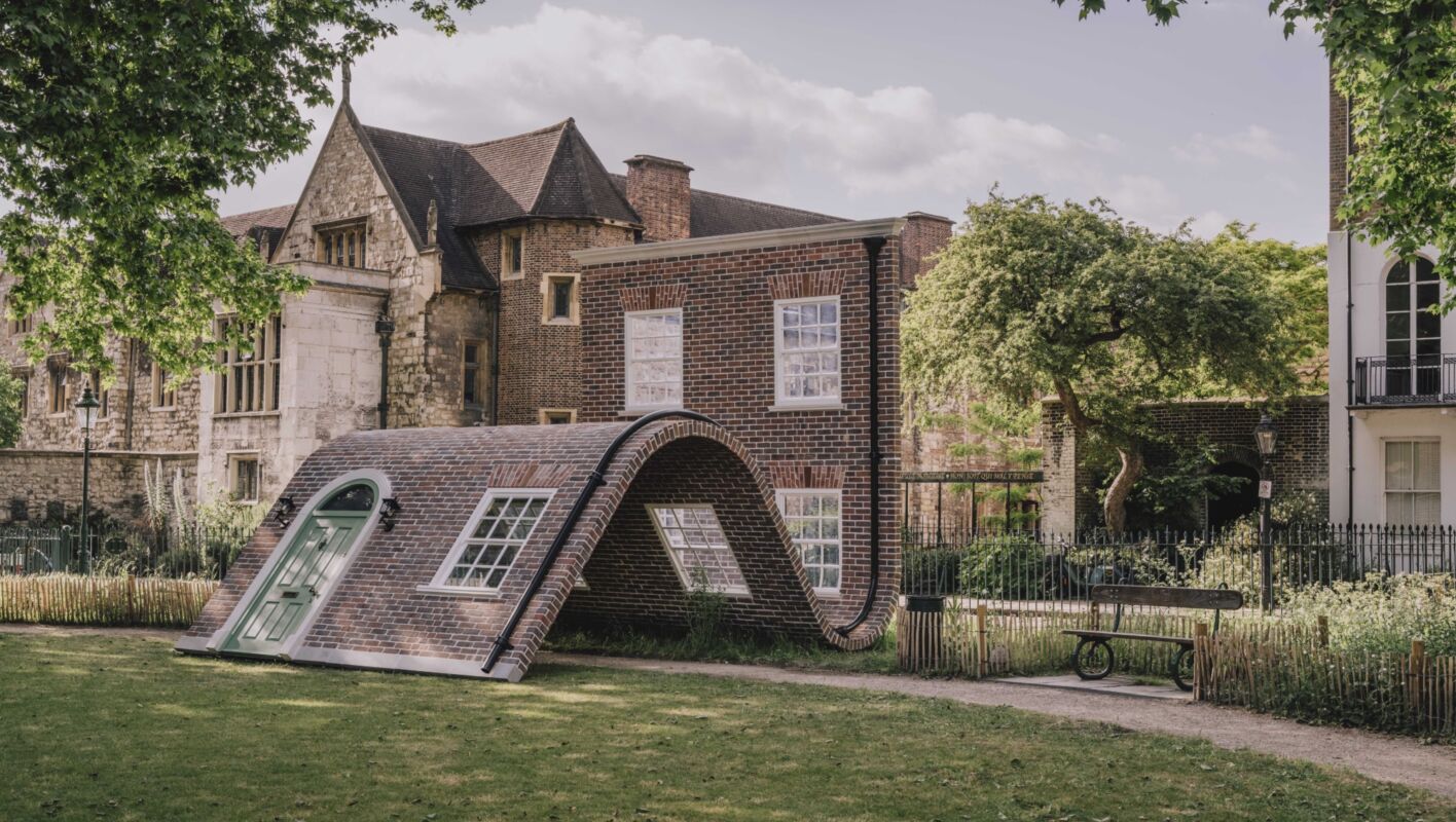 1 Alex Chinneck A week at the knees Photography by Charles Emerson