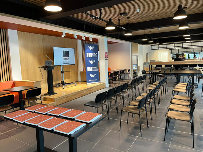 8b85789b 873a 4cb7 9aa4 a062ba928d99