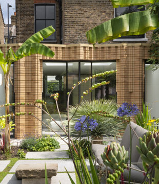 2407 Fulham Palace Rd Gilbert Mc Carragher 001 Hi Res