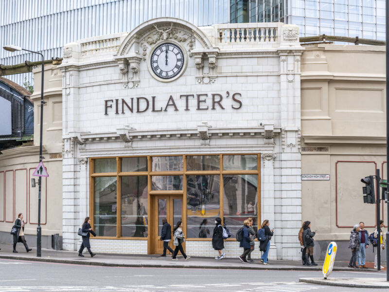 Findlaters London Bridge Island 01